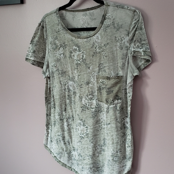 American Eagle Floral Tee - Picture 2 of 5